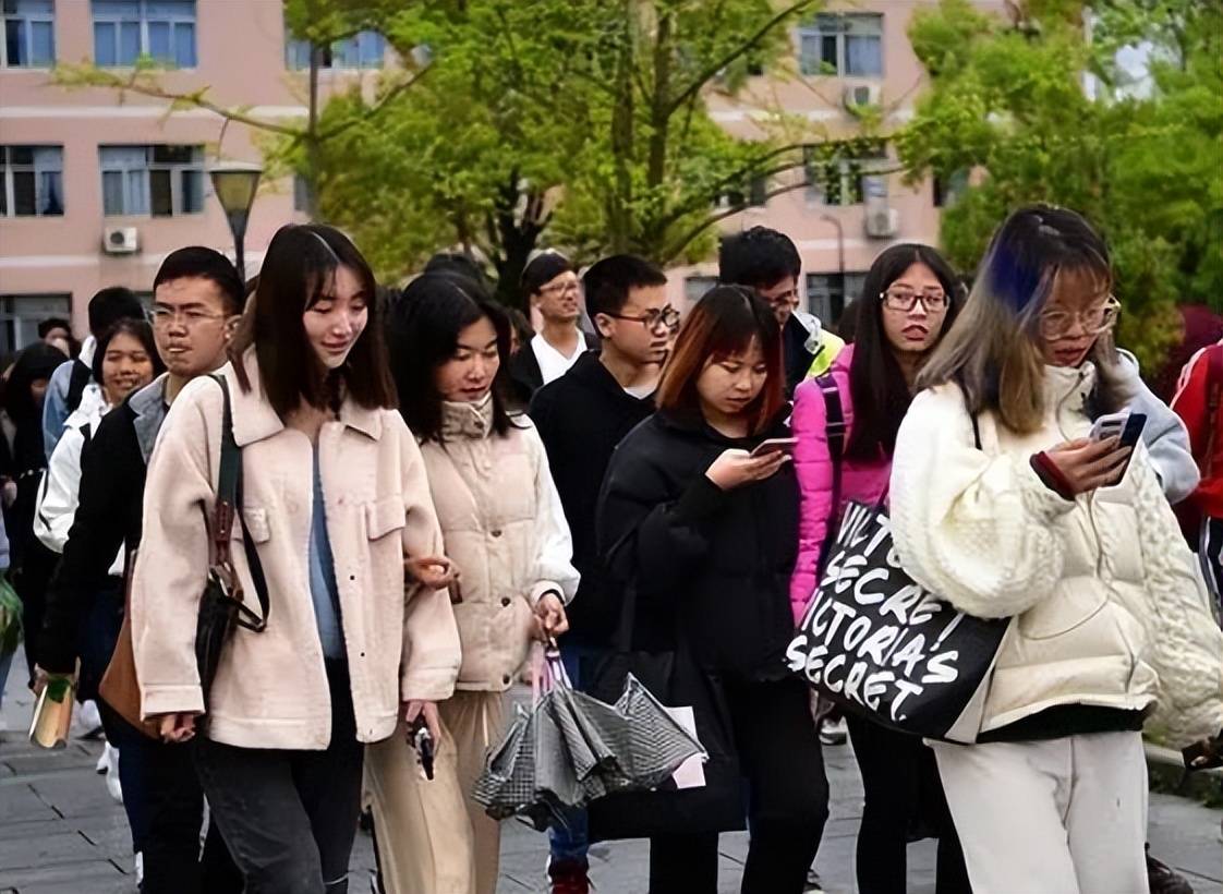 社会科学期刊杂志发表论文投稿：《珠海潮》，季刊