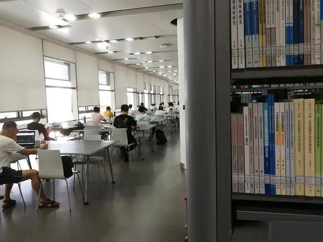 政治学期刊杂志发表论文投稿：北大核心《南亚研究季刊》，季刊