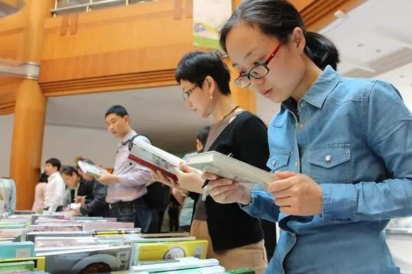 大学如何撰写并发表论文
