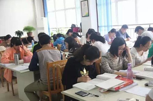 高级职称论文发表指南：期刊杂志投稿要求与提高评审通过率策略