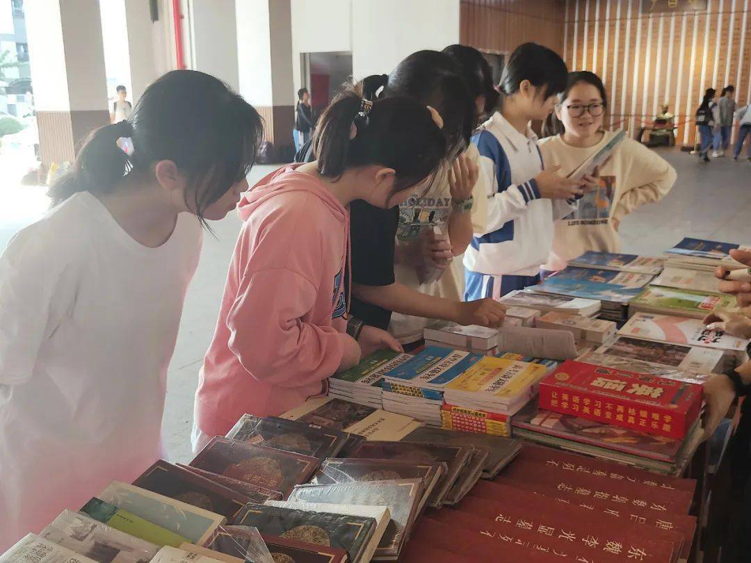 导师指导下的投稿发表论文之路：从国内到国外的跨越
