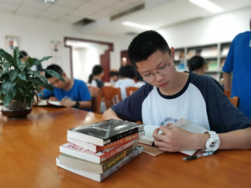 导师如何助力学生毕业投稿论文发表：从选题到发表的全方位指导