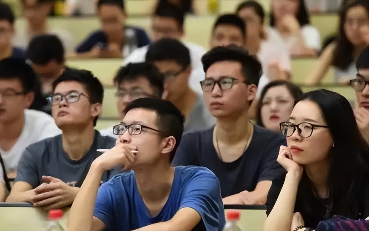 法学刊物研究生投稿发表论文攻略：期刊杂志类型及发表时间要求
