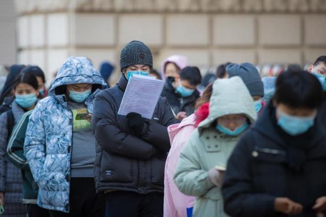 高校教师投稿论文发表新规：解锁职称晋升之路的关键要素
