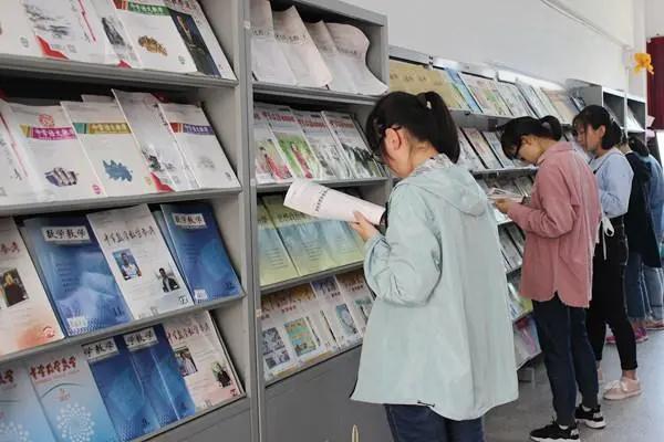 论文投稿发表期刊杂志必知：步骤、时间及注意事项解析