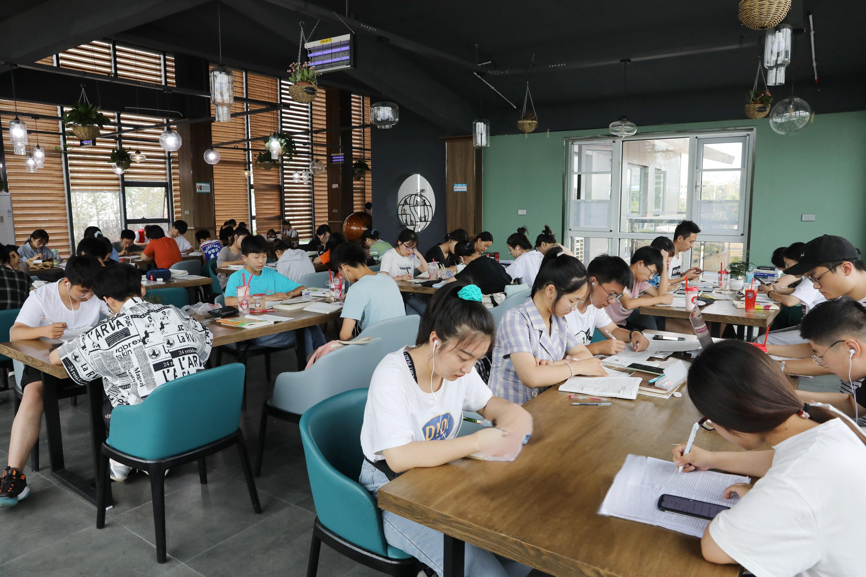 论文投稿发表攻略：如何精准定位适合的期刊杂志