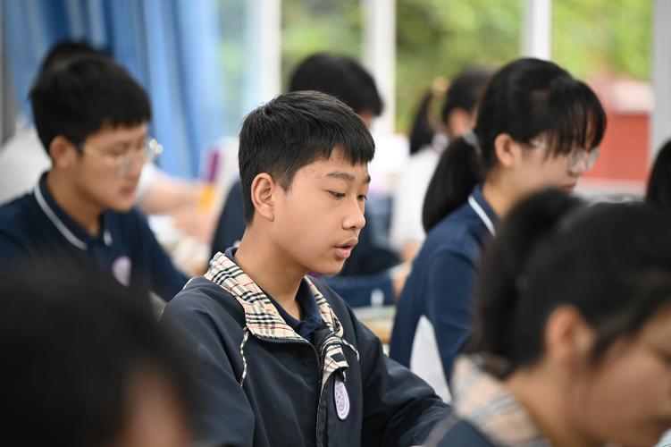 同方知网论文检测系统：解读查重报告、掌握查重技巧及注意事项