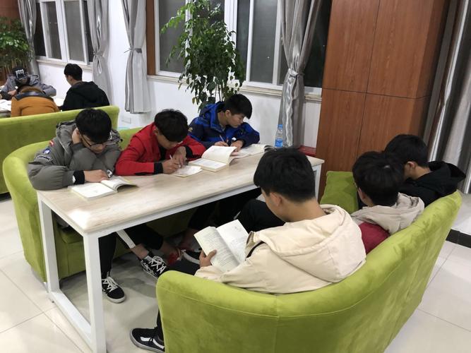 旅游赛马智慧物流烹饪《武汉商学院学报》期刊：投稿发表论文栏目