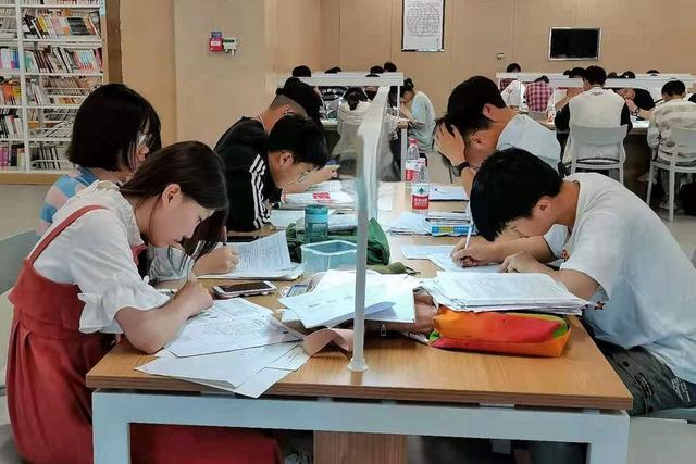 石化专业评职称论文发表投稿攻略：石油勘探、石化技术、油气开采专业期刊杂志推荐信息