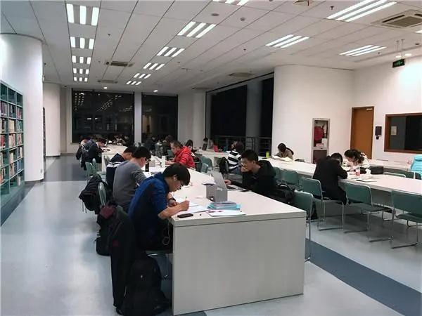 酒店旅游管理学术论文发表指南：精选期刊杂志征稿与高效投稿技巧