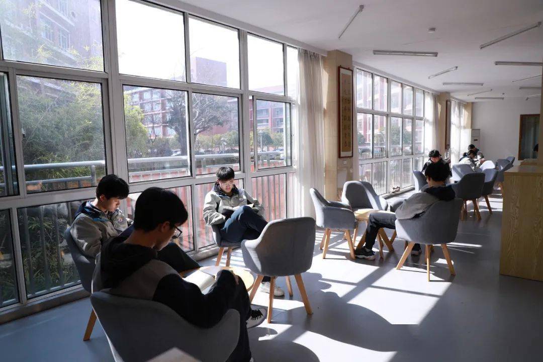 电磁控制与电工材料、超导磁性材料学术权威：中高级职称评审学术专著与教材出版指南