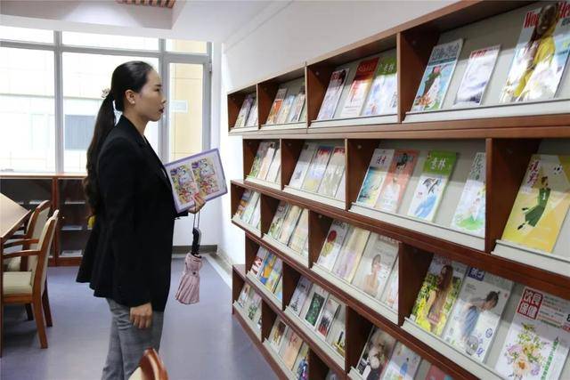 省级教育中小学教学德育班主任家校合作教材